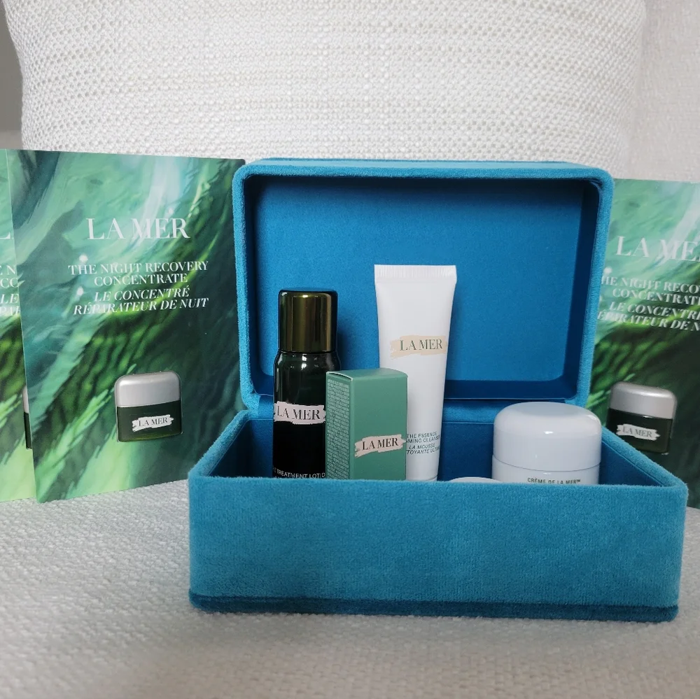 La Mer Skincare With 0.5 Oz Moisturizing Cream and Storage Case - Picture 3 of 5